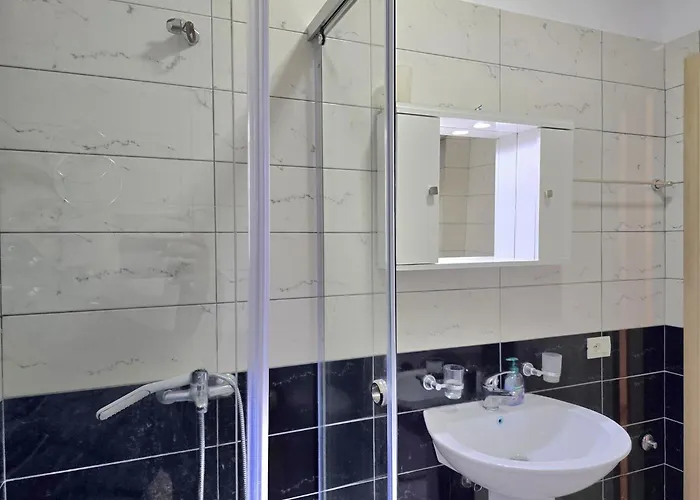 In Gjiri I Lalzit Near Sandy Апартаменты