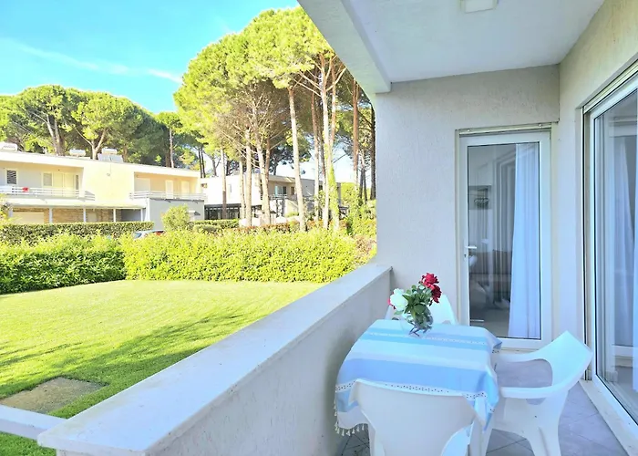 In Gjiri I Lalzit Near Sandy Plazhi San Pietro