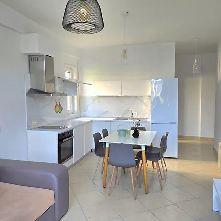 In Gjiri I Lalzit Near Sandy