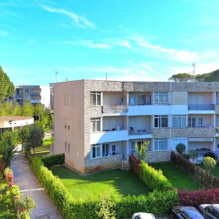 In Gjiri I Lalzit Near Sandy Lägenhet *