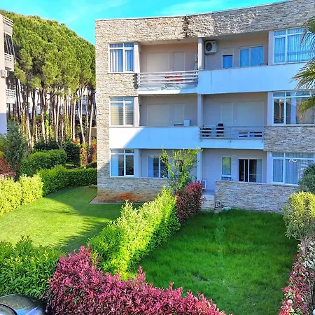 In Gjiri I Lalzit Near Sandy Lägenhet *