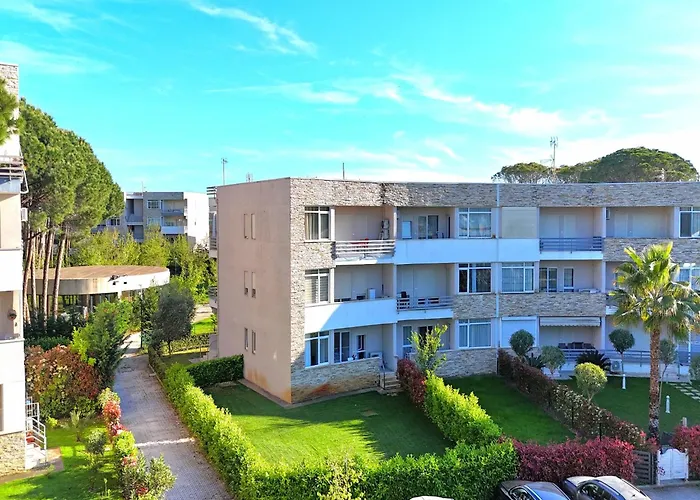 In Gjiri I Lalzit Near Sandy Lägenhet *